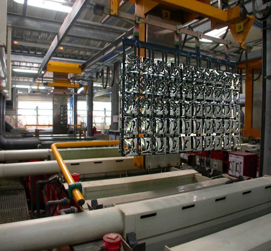 Une ligne est dédiée pour la métallisation des plastiques.